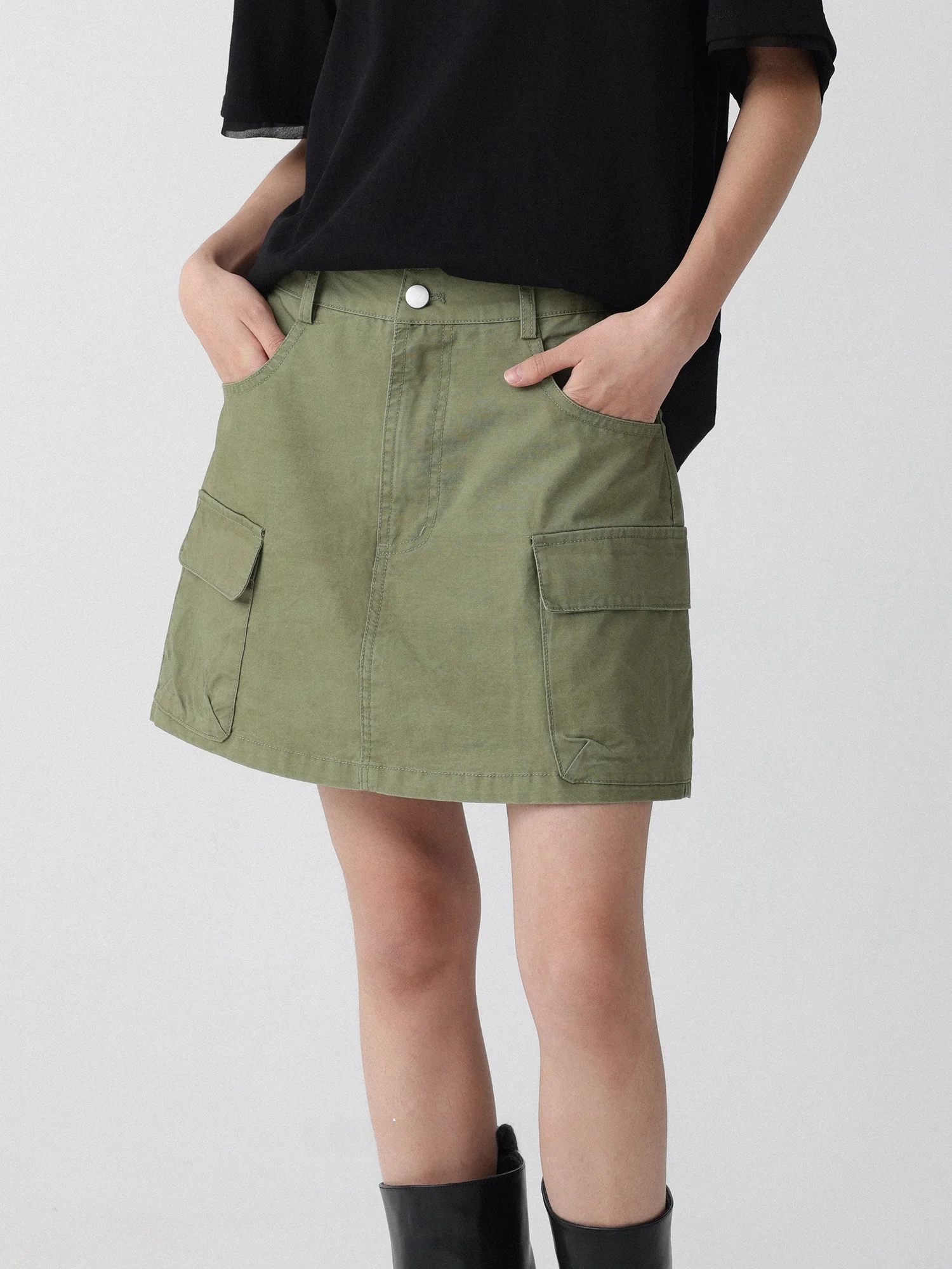 コットン製工装スカートパンツ サイズ40に合う特徴と実際のフィット感