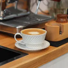 ラテミルクコーヒーカップ シンプル 陶器 精巧で優雅