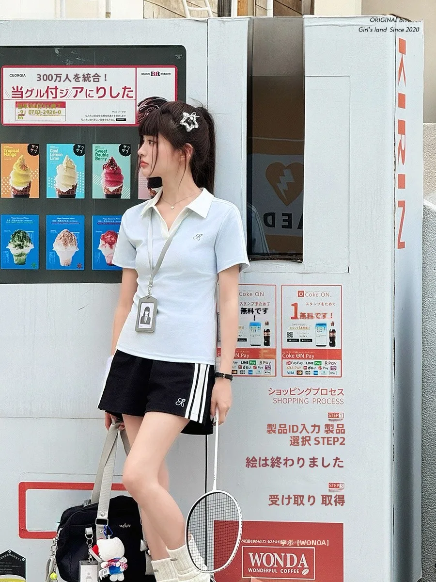入学式に着る母親の服装 40代：  学院風デザインの体操服セットアップの実用性と選定ガイド