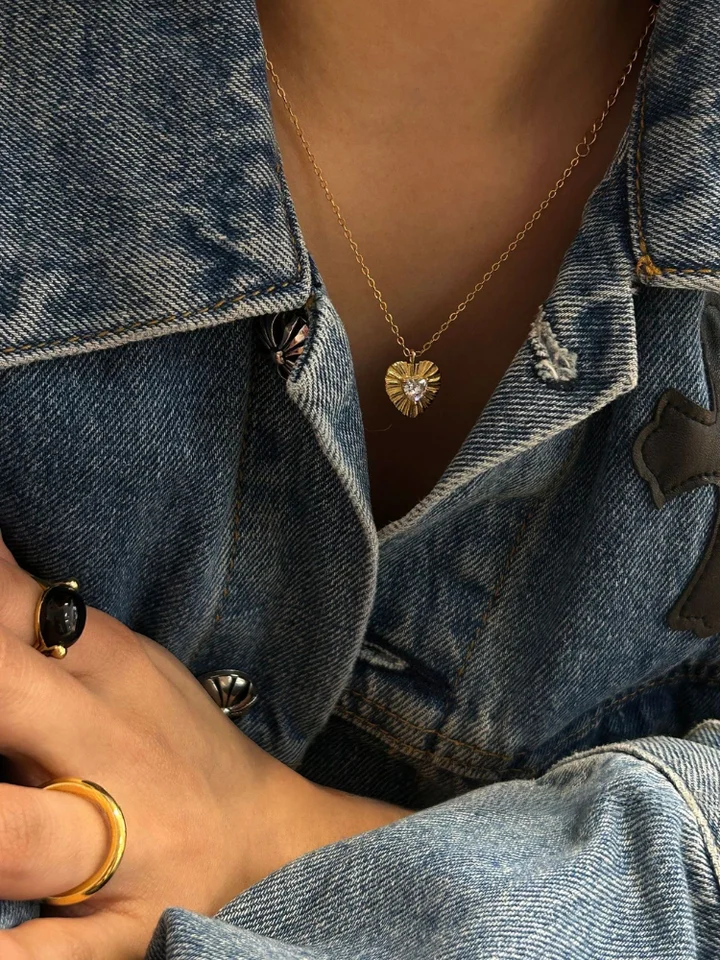 レーザー加工ハートデザインの925純銀ダイヤモンドネックレス【シンプルで甘い雰囲気・デイリー使いに最適】