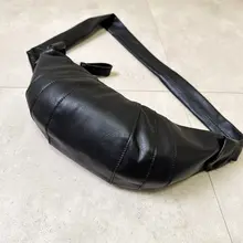 羊革製 牛角デザインショルダーバッグ【斜め掛け・高級感ある本革】