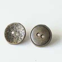 マットな質感のブロンズ金属ボタン【英国デザイン・打ち出しテクスチャー・直径13mm】