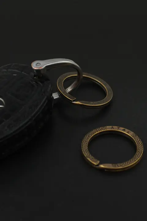純銅製 ダブルサイド彫刻キーホルダー【クリエイティブデザイン・手作り・車用アクセサリー】