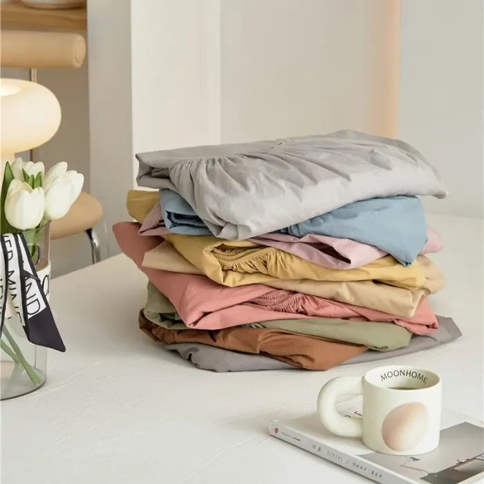 シンプルな無地デザインの全棉ベッドシーツ【白鹅绒使用・マットレス保護用】