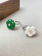 エナメル加工のファッションリング【シンプルデザイン・個性的なダイヤモンド装飾・花モチーフ】