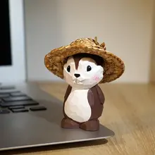 可愛い花栗鼠の木製デスク装飾【ハンドメイド・キャラクター小物】