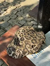 洗練されたデザイン！レトロ風ヒョウ柄ベレー帽【女性用・フラットトップ・個性的】