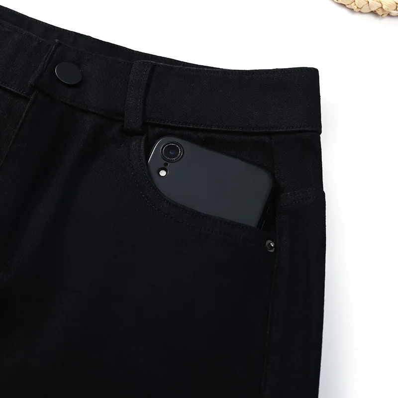 ハイウエストフレアパンツはどんな場面で着る？骨格ストレートのあなたにこそおすすめの着こなし法