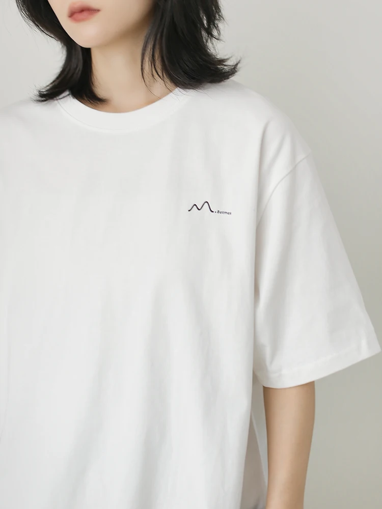 大人可愛い服 50代コーデの完全ガイド｜キャメルTシャツで実現する自然な可愛さ