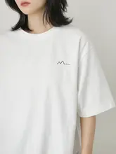 フレンチスタイルのゆったりとしたクルーネックプリントTシャツ【女性用・純色・夏用・綿100%・半袖】