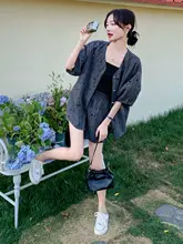 グレーのストライプラメカーディガンとショートパンツ【したスタイル・おしゃれなコーディネート】（セットアップ対応）
