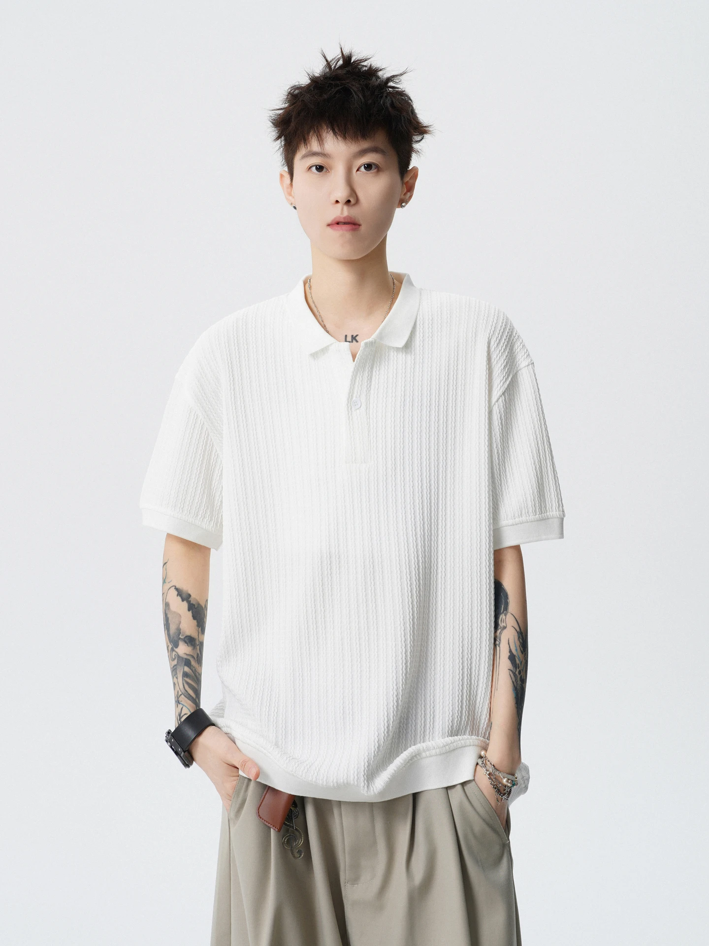 needles track crew neck shirt を選ぶべき理由は？実は「肌触り」と「季節感」が鍵！