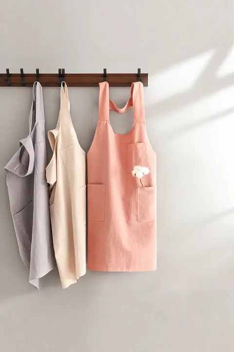 肌触りの良いコットン製エプロン【夏用・通気性・ロゴプリント・防汚】