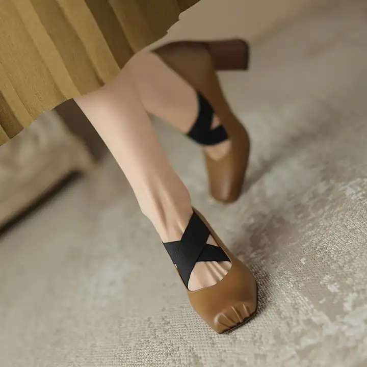 フレンチスタイル レトロ バレエシューズ【スクエアトゥ・クロスストラップ・ローヒール】