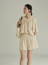 涼しげなVネックパフスリーブブラウス＆ショートパンツ【夏用・セットアップ対応】