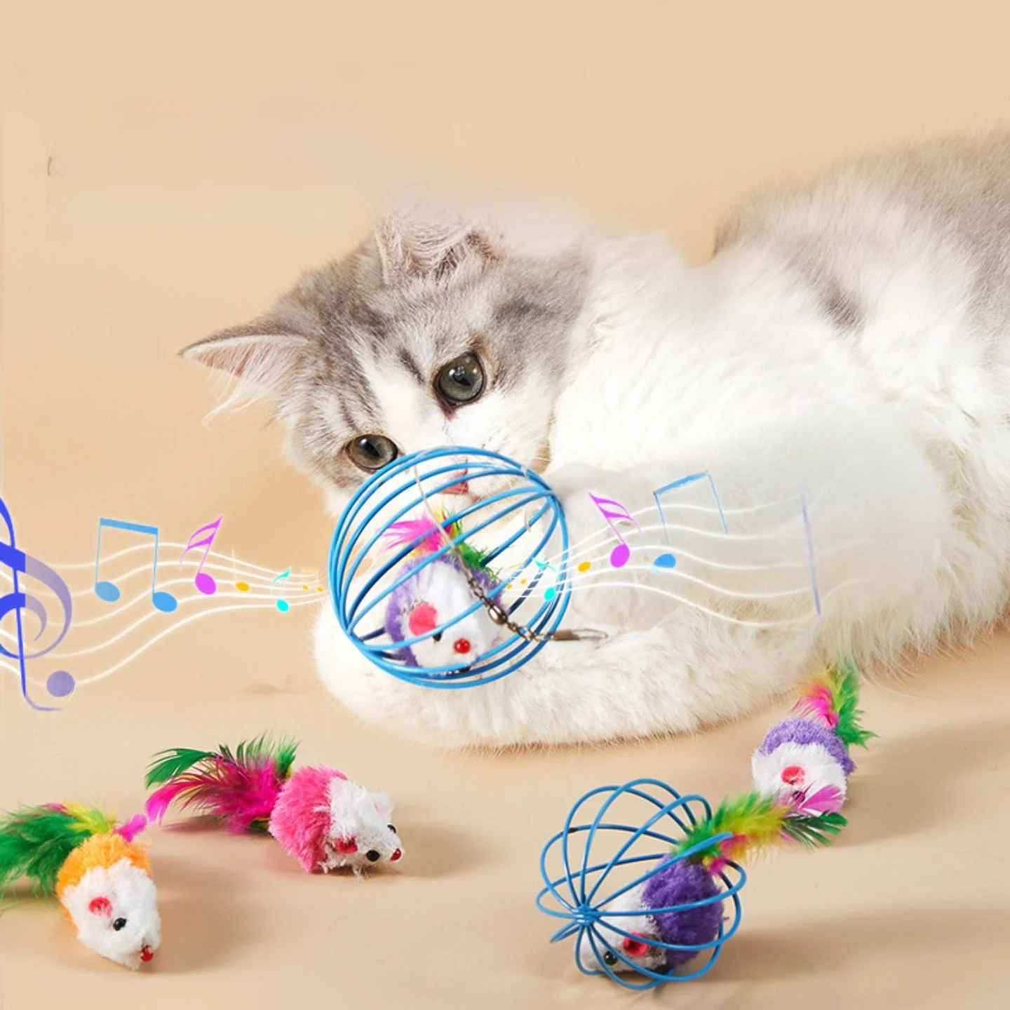 猫が中指をかき鳴らすのはなぜ？リアルなネズミおもちゃが解決する、猫のス  トレスと遊びのバランス