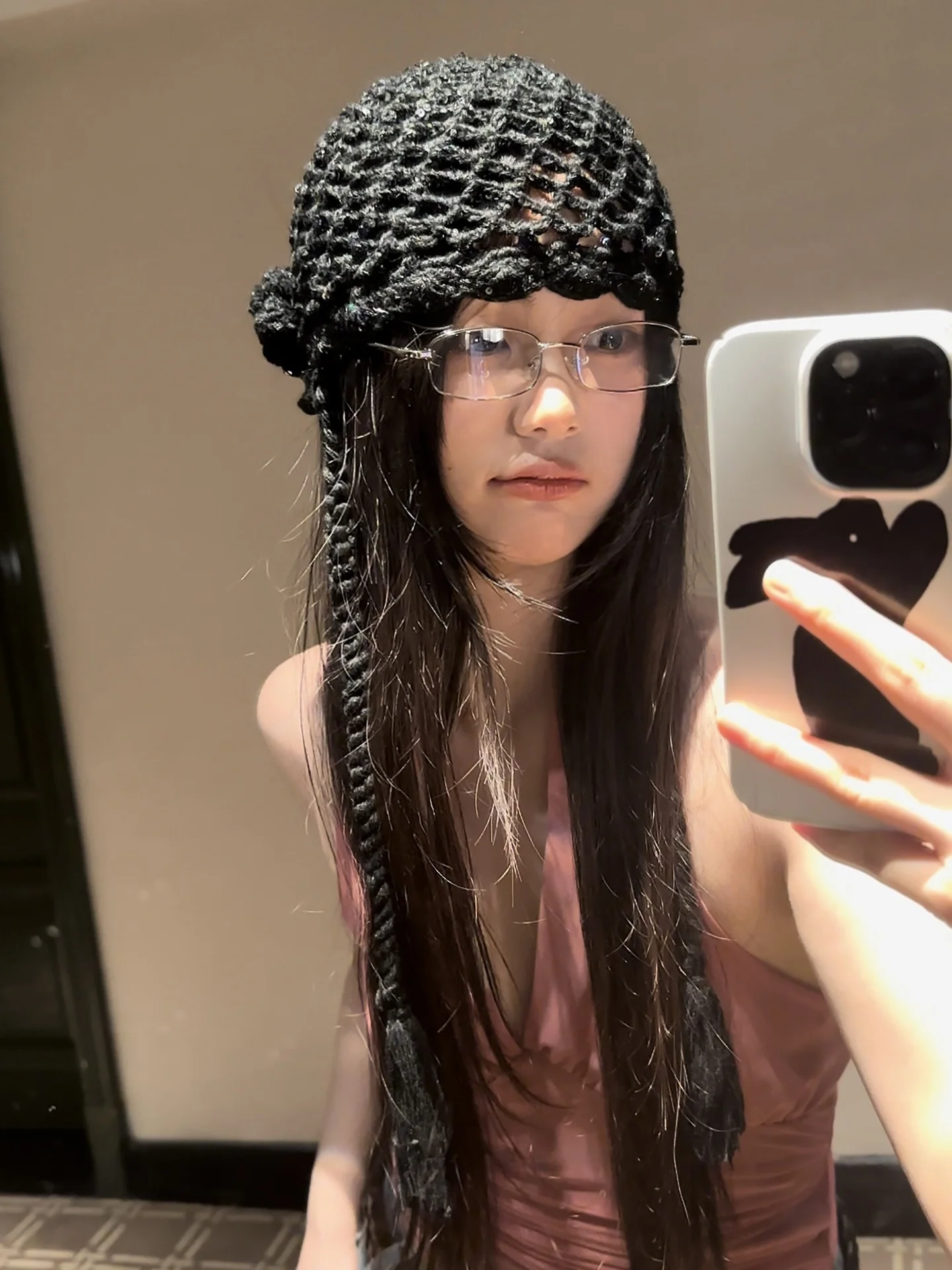 手編み立体花モチーフのフローレースハット：春夏に最適な個性的な女性用帽子