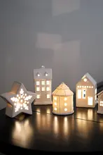 クリエイティブなクリスマス装飾オブジェ【雰囲気演出・照明付き・小さな家】