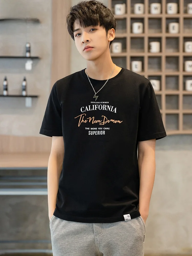 メンズ半袖Tシャツをどう選ぶ？純綿の夏用デザインが解決するリアルな悩み
