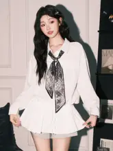 シルクスカーフ付きカラー翻领カジュアル長袖シャツ【女性用・オーバーサイズ・秋用・スリムフィットデザイン】