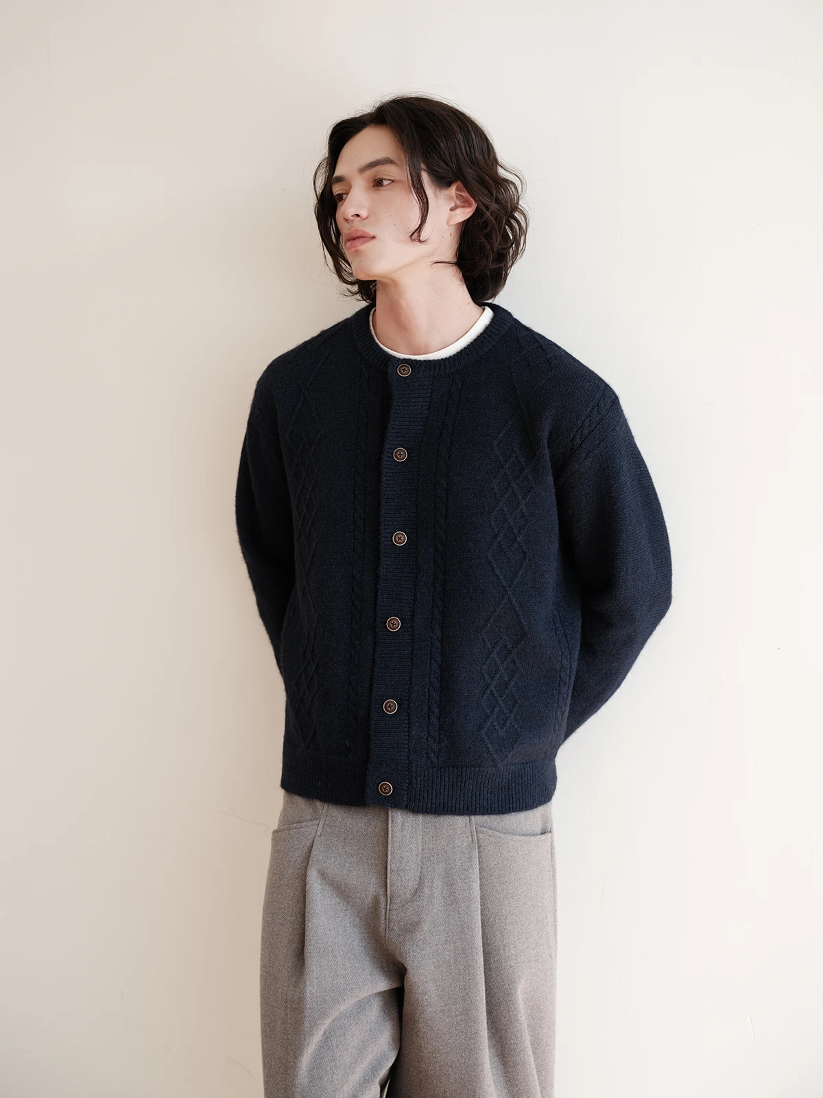 maroon color と red の違いを知れば、ニット 網目 で失敗しない冬のスタイルが見つかる！