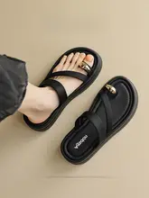 女性用 夏用ファッショナブルな黒い厚底サンダル【スカートとのコーディネートに最適】