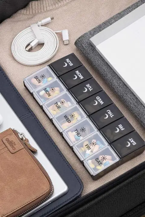 大容量一週間分薬の分配ボックス【持ち運び便利・高齢者向け・朝晩用】