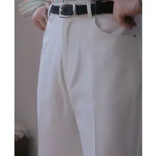 米白色のアメリカンスタイルデニムパンツ【ワイドフィット・ハイウエスト】