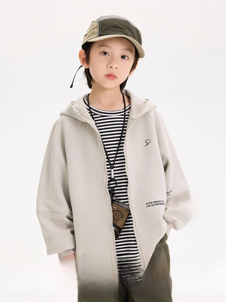 20度の季節にどうやって男の子の服を選び、親子リンクコーデを実現するのか？
