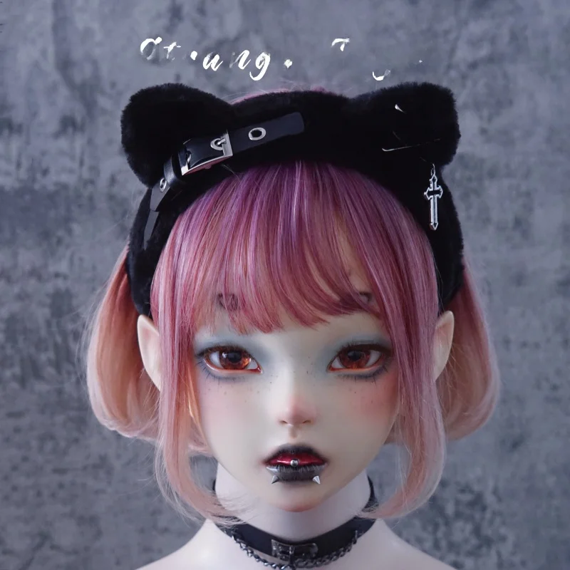 ハンドメイドキャラクターをどう選ぶ？ゴシックスタイルの猫耳ヘアバンドが、日常の寂しさを一瞬で和らげる