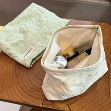 女性用ポータブル化粧ポーチ【内側仕切り付き・収納に便利】