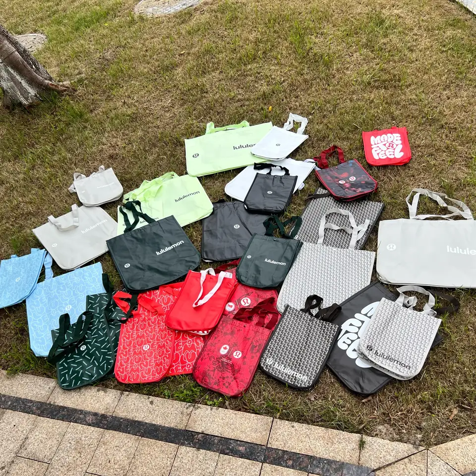 防水加工のファッション手提げバッグ【シンプルデザイン・エコバッグ・持ち運び便利】