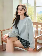 氷川ブルーのシンプルプリントフード付きスウェットシャツ【冬用・裏地フリース・女性用・ゆったりデザイン】