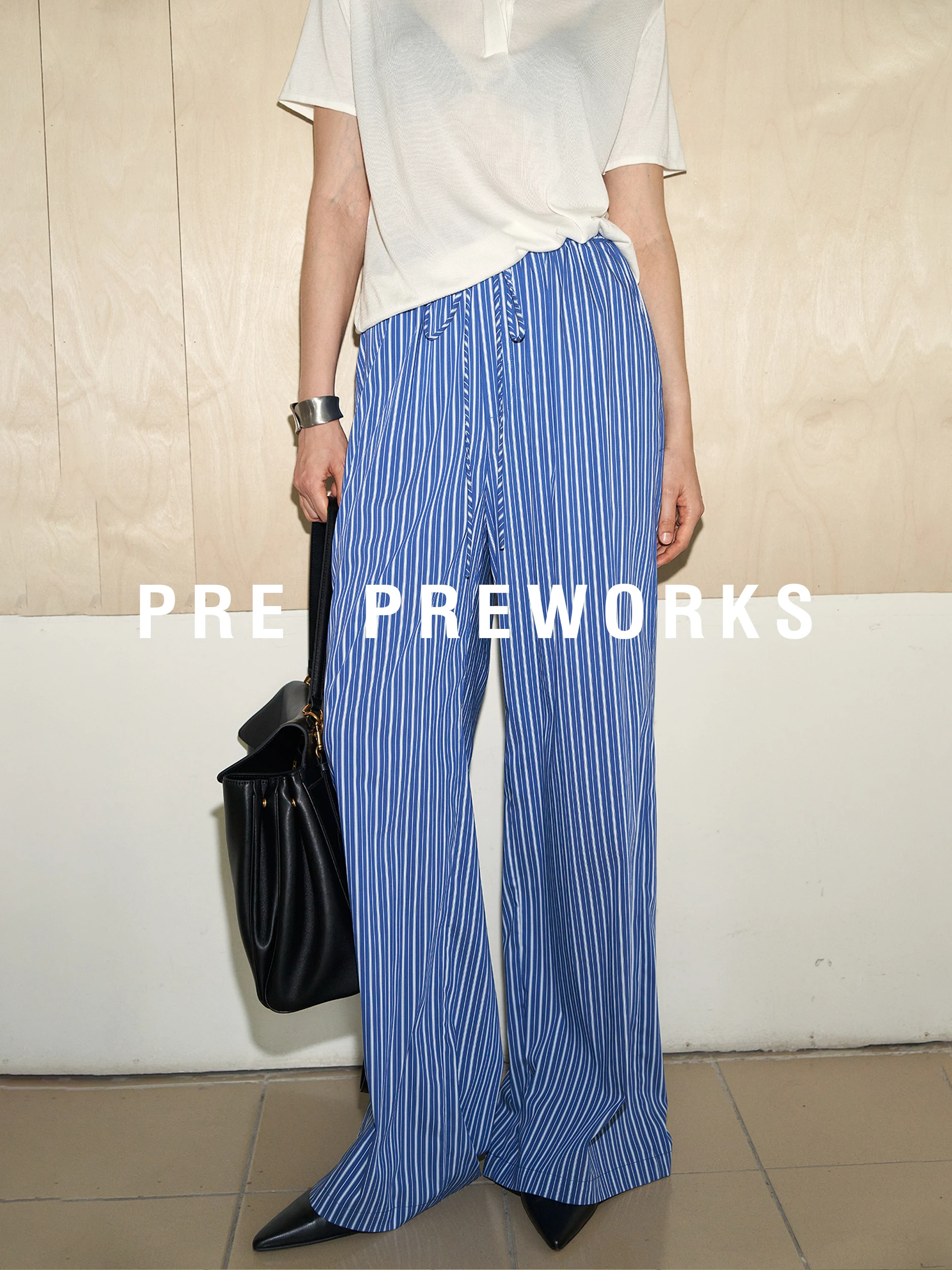 PRE PREWORKS ストライプ柄フィットカジュアルパンツ：通勤風のモダンデザインと高腰構造による脚のバランス調整