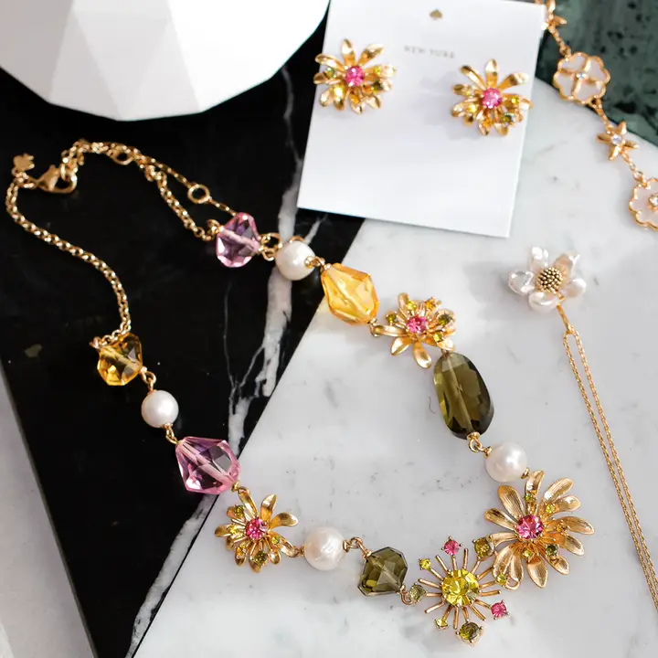 屋上庭園シリーズのカラフルな氷砂糖水晶花と天然真珠のネックレス