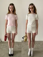 リボンロゴデザインのキャミソールとTシャツの組み合わせ（セットアップ対応）