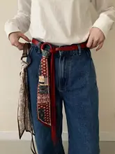 レトロなヒップホップスタイルのレッドシルクスカーフベルト【デニムパンツに最適・甘くてクールなディテール】
