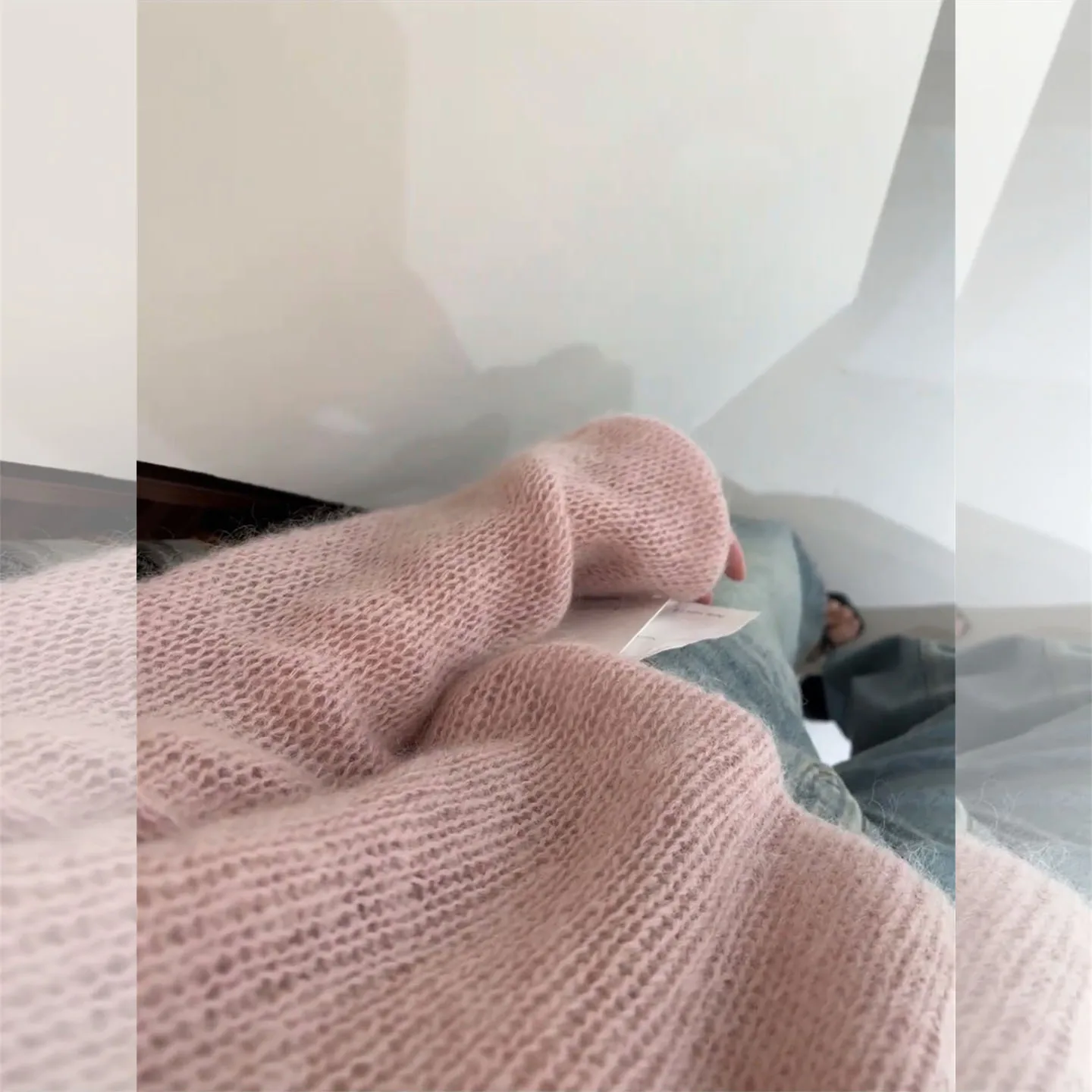 ネイビー ファッションの選択肢として、通勤向けカジュアルセットアップの実用性とは？