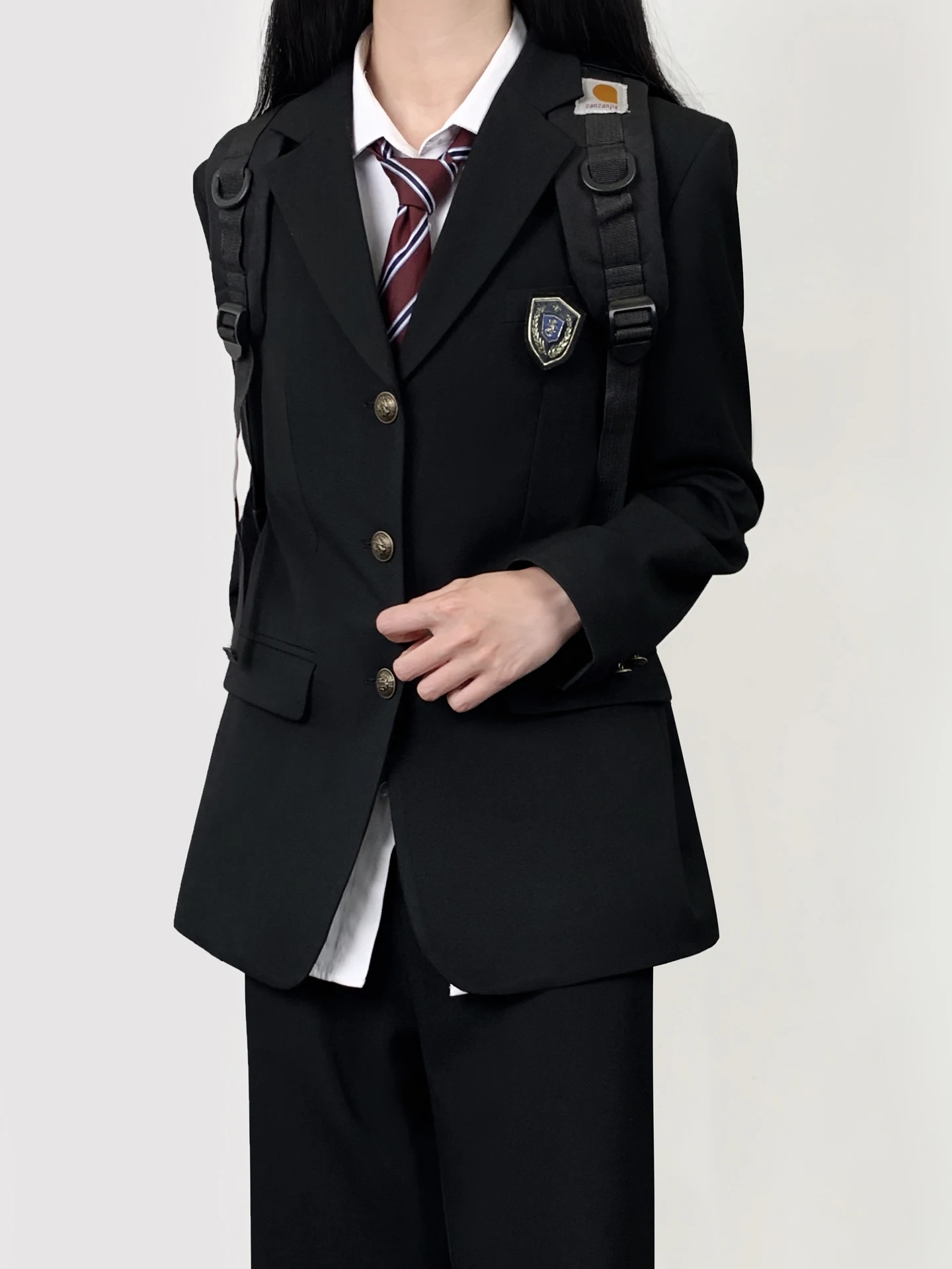 中学生女子が「制服ジャケット」を選ぶとき、どうすれば可愛いと感じるのだろうか？