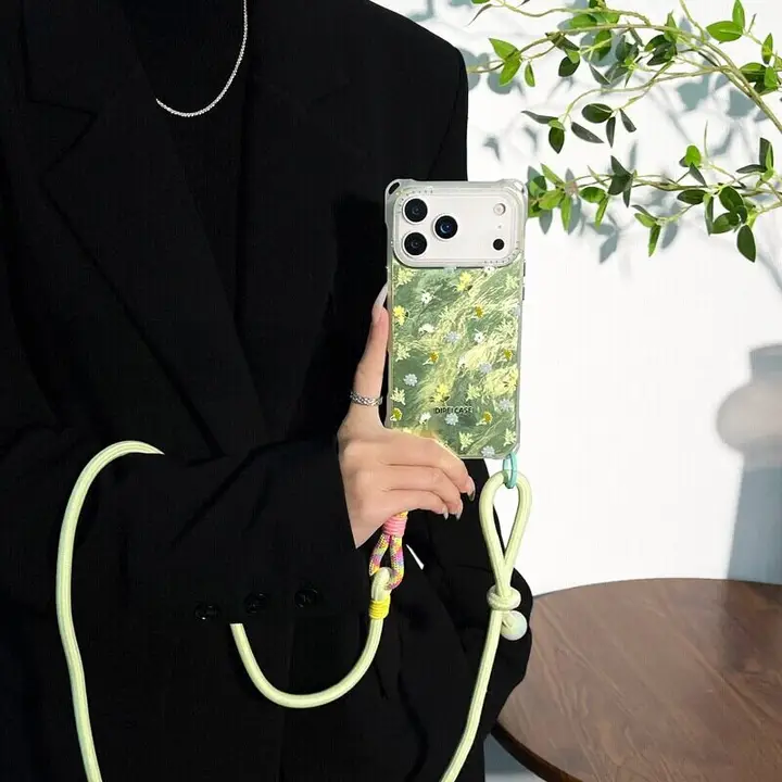 透き通る緑の花柄スマホケース【四角い開口・iPhone、Huawei、Xiaomi対応】