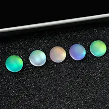 極光色のハーフサークルチタン鋼ピアス【レイザー反射・幻想的デザイン】