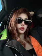 キャットアイ型ブラックフレーム偏光サングラス【紫外線から目を保護・男女兼用】