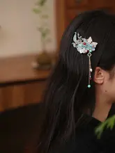 精巧なデザインの中式ヘアクリップ【ブルーの蓮の花・サイドクリップ・着物アクセサリー】