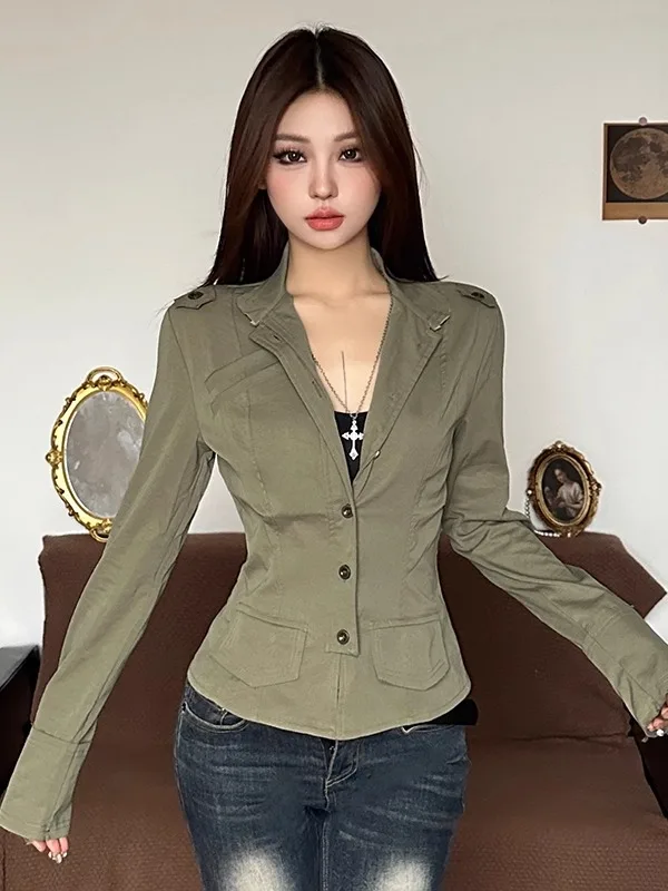 ビンテージ風の工装ジャケット：ウエストシェイプと立ち襟が特徴のアメリカンカントリー服