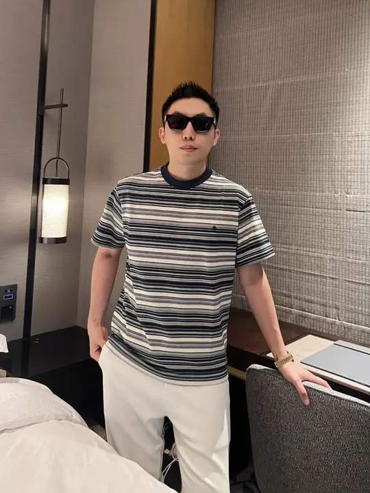 シンプルなデザイン！藏青のストライプTシャツ【半袖・メンズ・カジュアル】