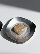 インダストリアルデザインの石製線香トレイ【香炉・金属製・書斎用・おしゃれな置物】
