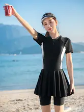 女性用 保守的なデザインのワンピース水着【プール・温泉用・大きいサイズ・スリム効果】