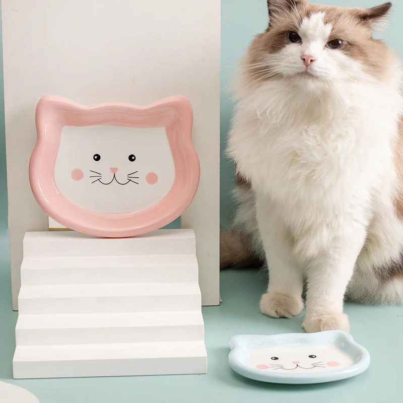 陶製の猫用食器：転倒防止機 能と高さ10cmが健康な食事環境を実現