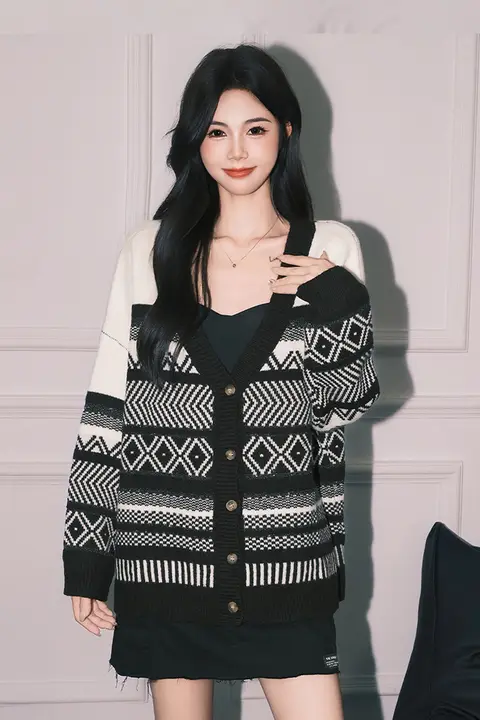 ストライプデザインのフィットニットカーディガン【春用・女性向け・小柄女子に最適】
