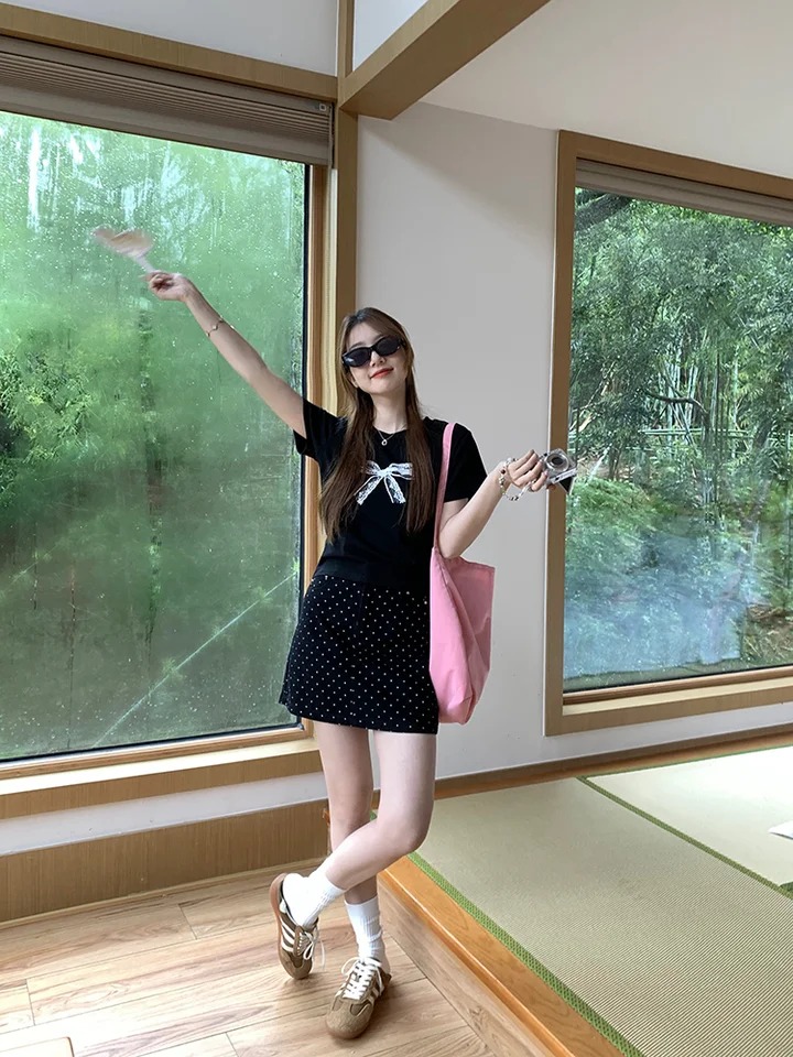 ブラックドットのハイウエストミニスカート【レトロスタイル・Aライン・大人可愛い】
